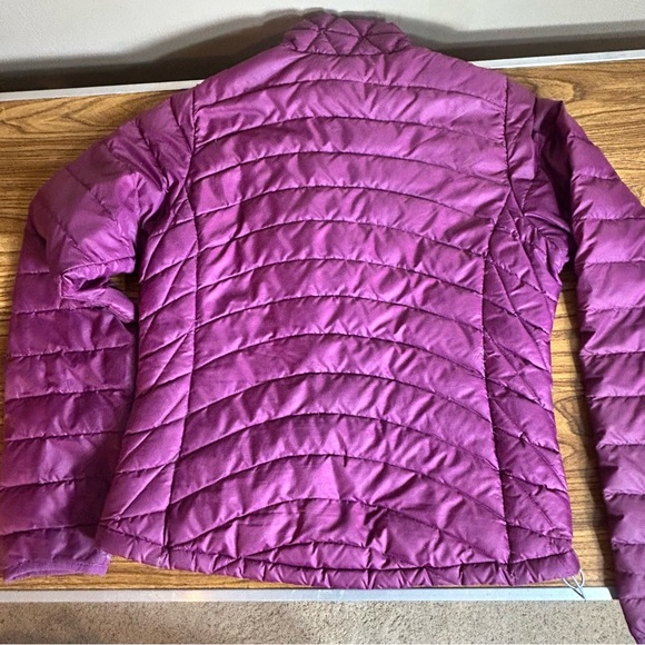 Patagonia Women's Dark Plum Goose Down Puffer Jacket Size S - Picture 3 of 16